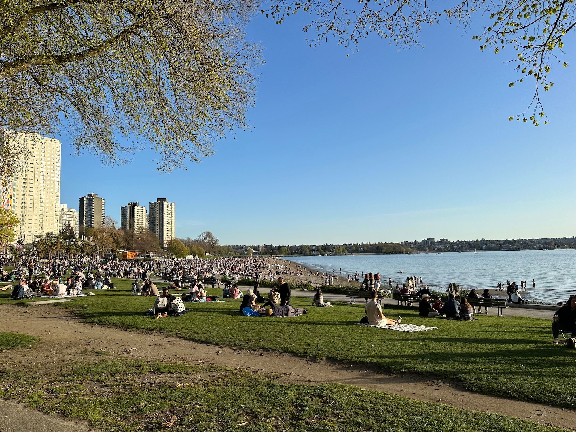 English Bay Beach was a total vibe.